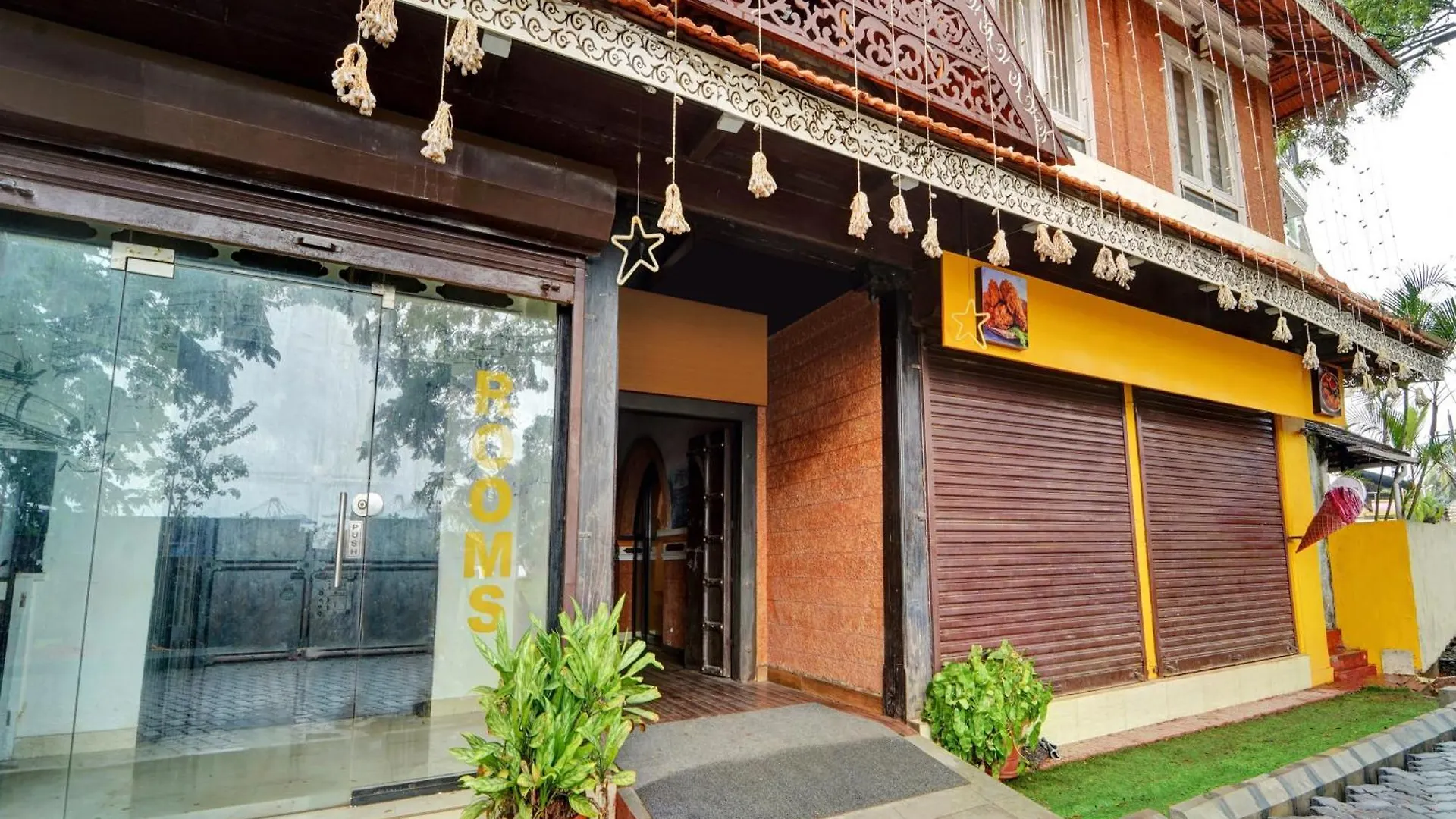 Super Collection O Calvathy Road Near Fort Kochi